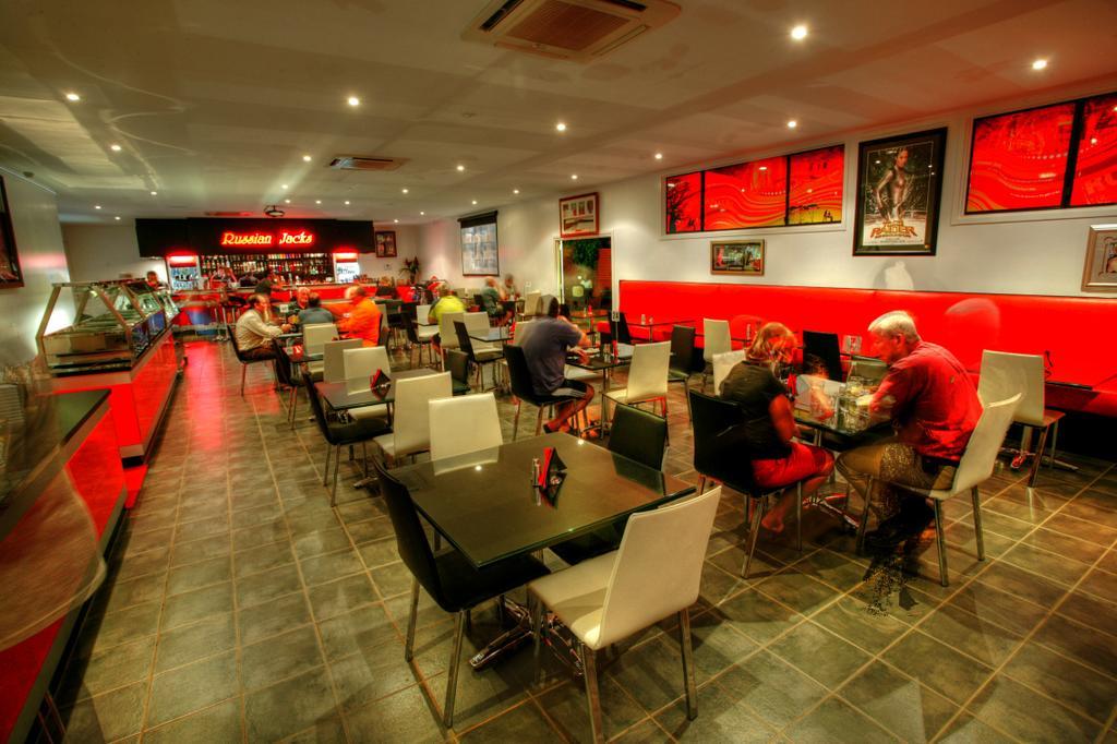 Halls Creek Motel Екстериор снимка