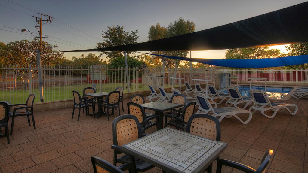Halls Creek Motel Екстериор снимка