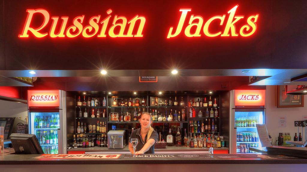 Halls Creek Motel Екстериор снимка