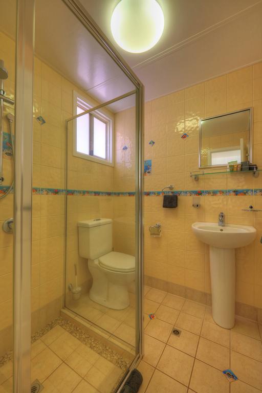 Halls Creek Motel Стая снимка