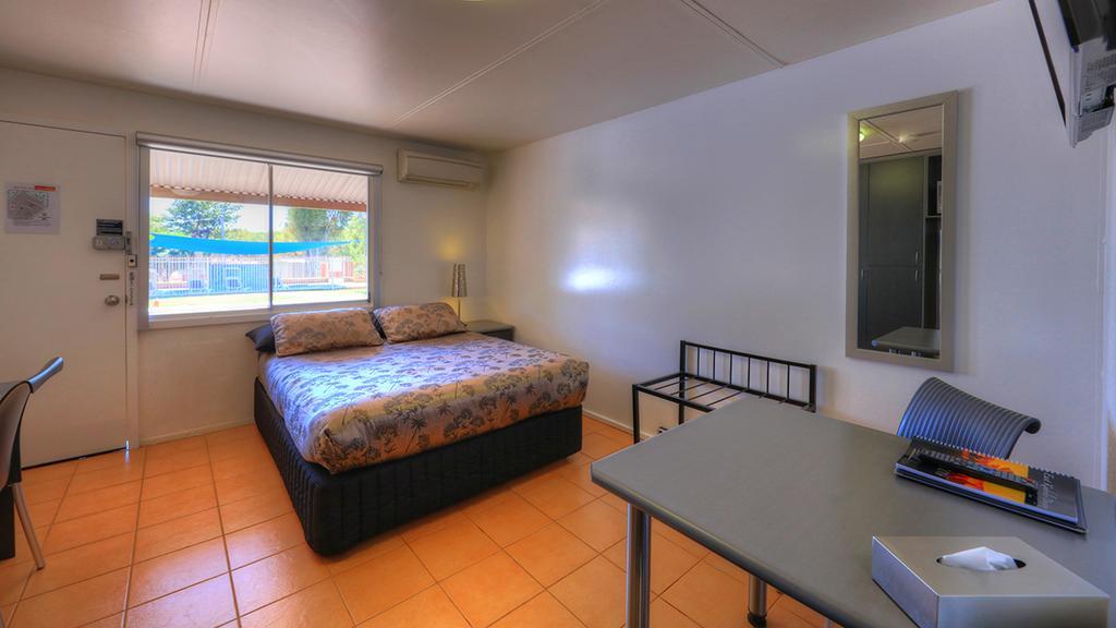 Halls Creek Motel Стая снимка