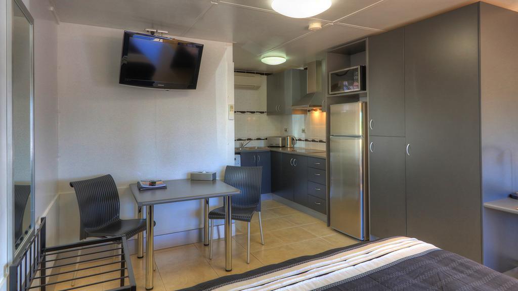 Halls Creek Motel Стая снимка