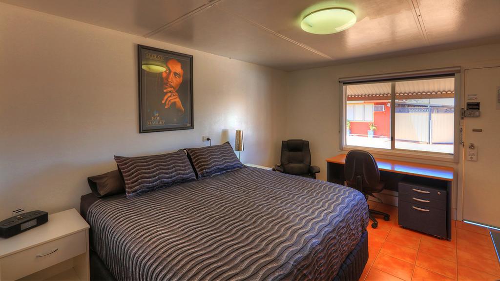 Halls Creek Motel Стая снимка