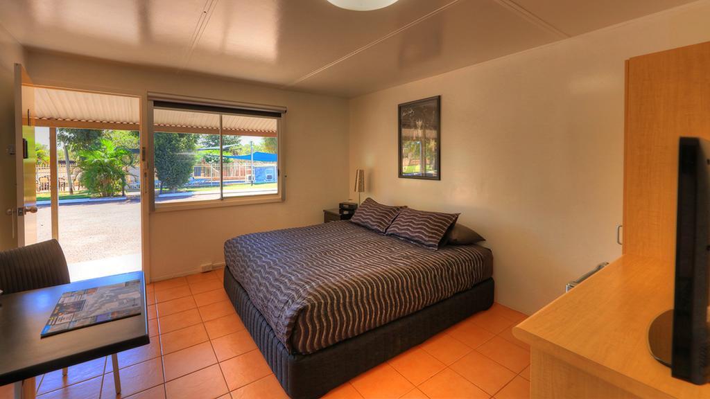 Halls Creek Motel Стая снимка