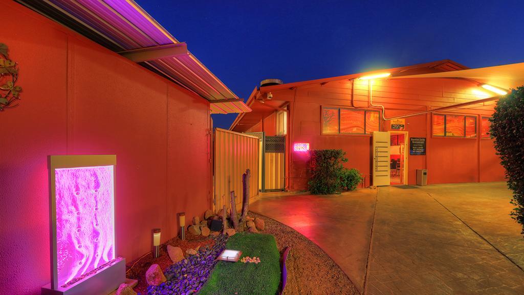 Halls Creek Motel Екстериор снимка