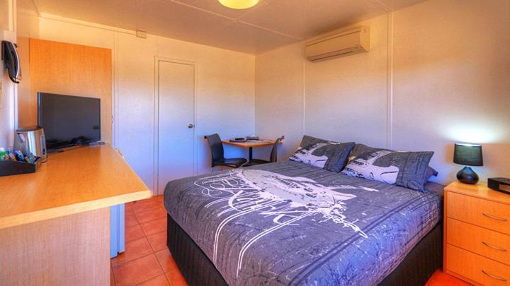 Halls Creek Motel Екстериор снимка